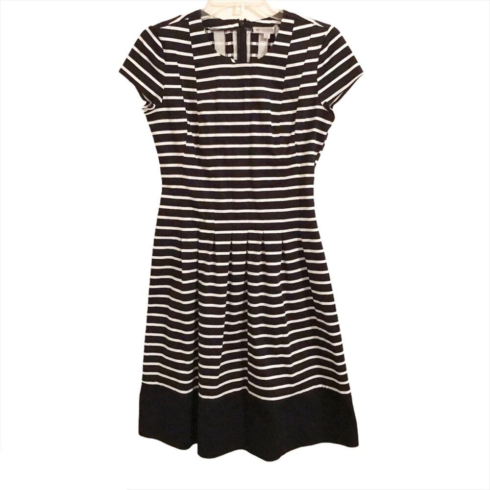 Black & white striped dress short sleeves pleated